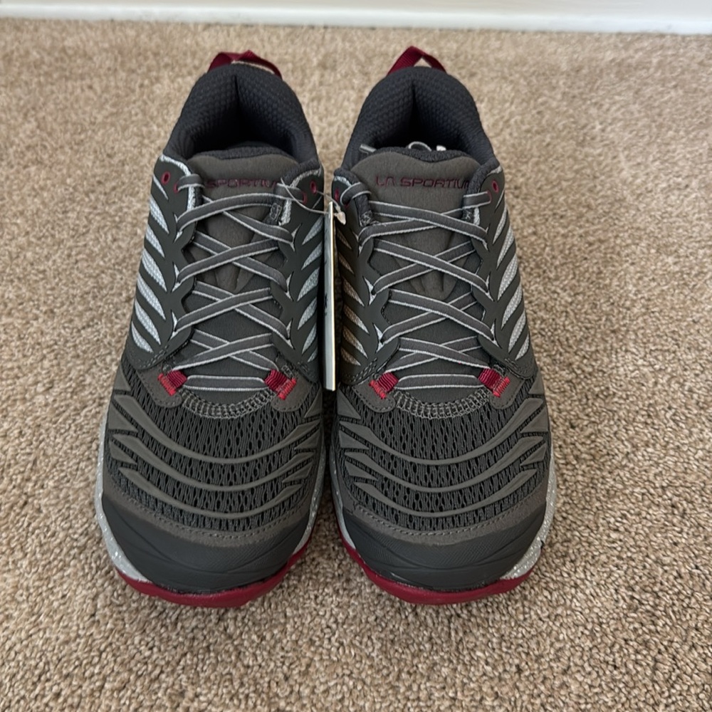 La Sportiva Akasha Trail Running Shoes, Women’s 9.5 - Picture 2 of 10